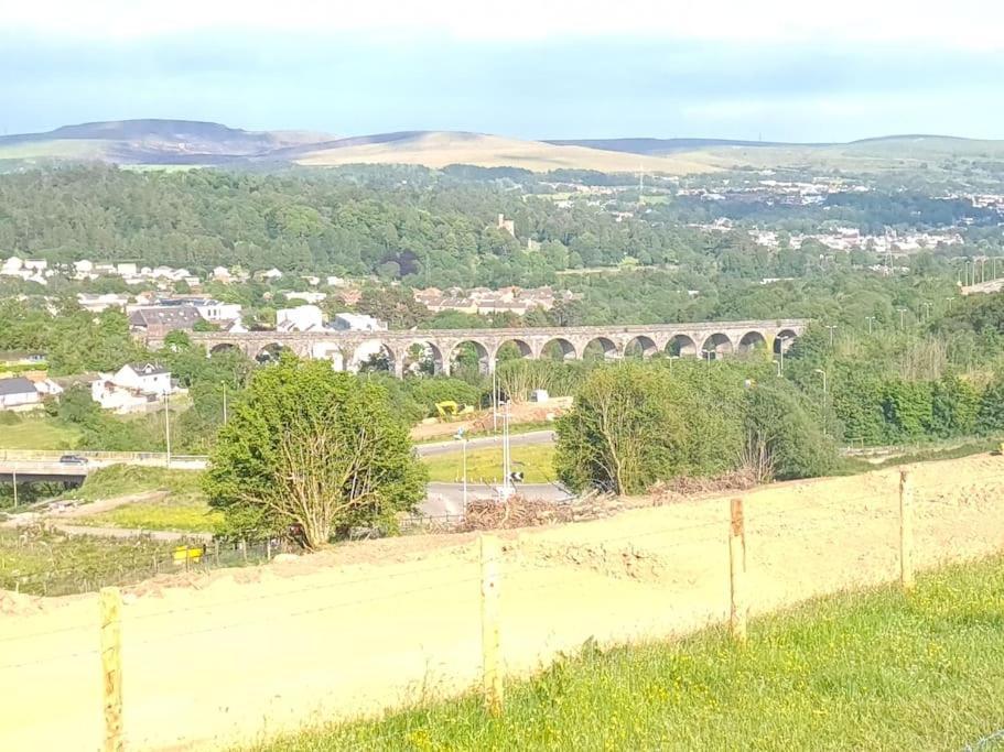 Апартаменти Viaduct View - Cefn Coed Мертір-Тідвіл Екстер'єр фото